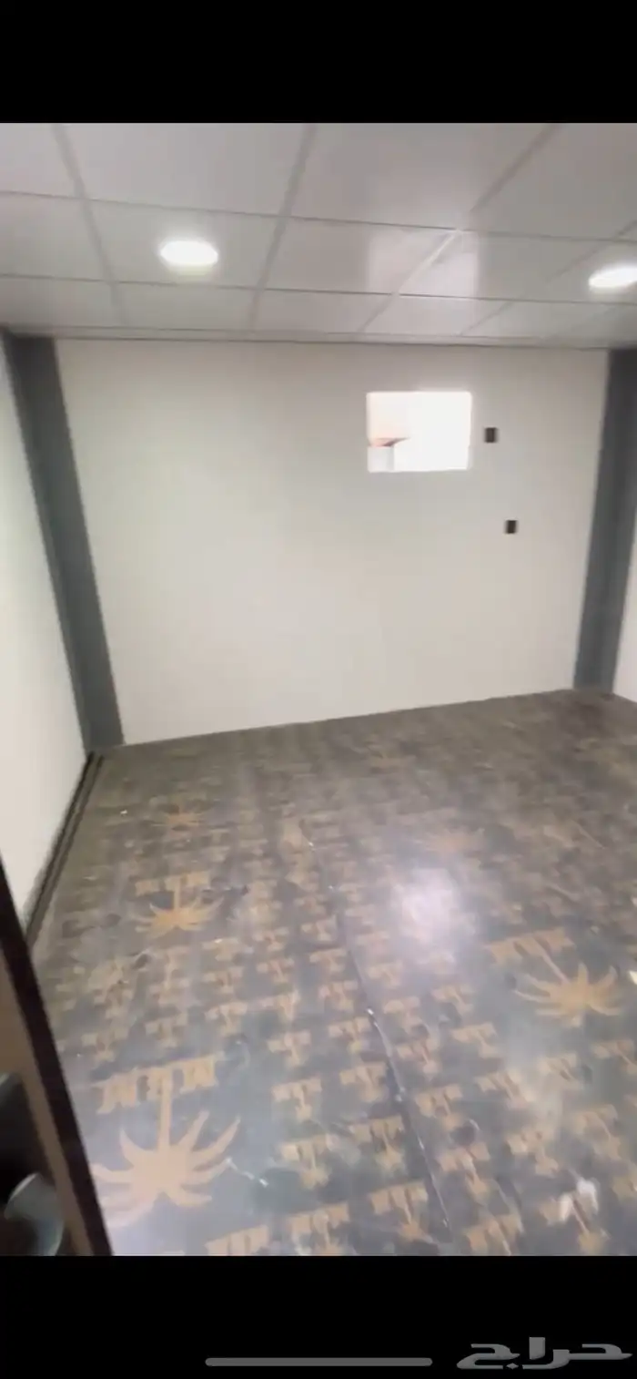 للبيع بركس 12x4 3