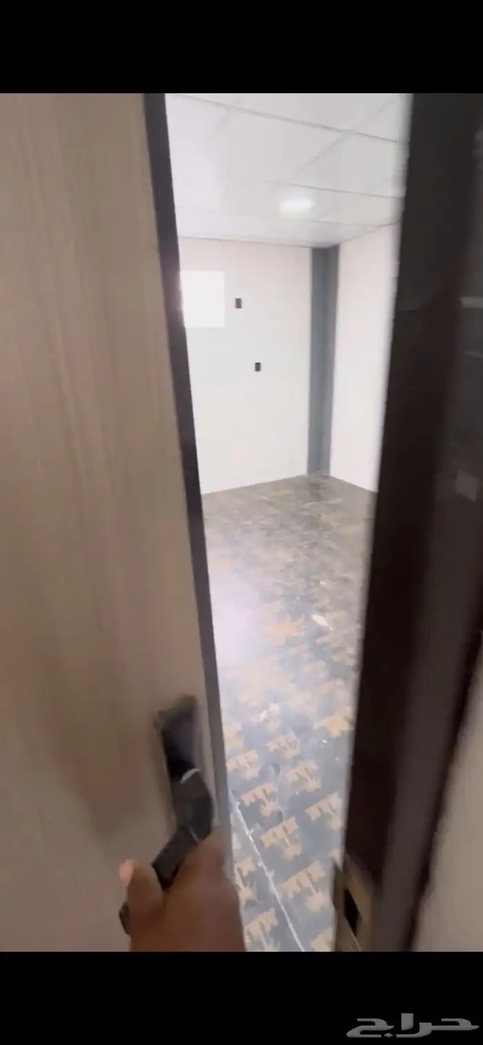 للبيع بركس 12x4 2