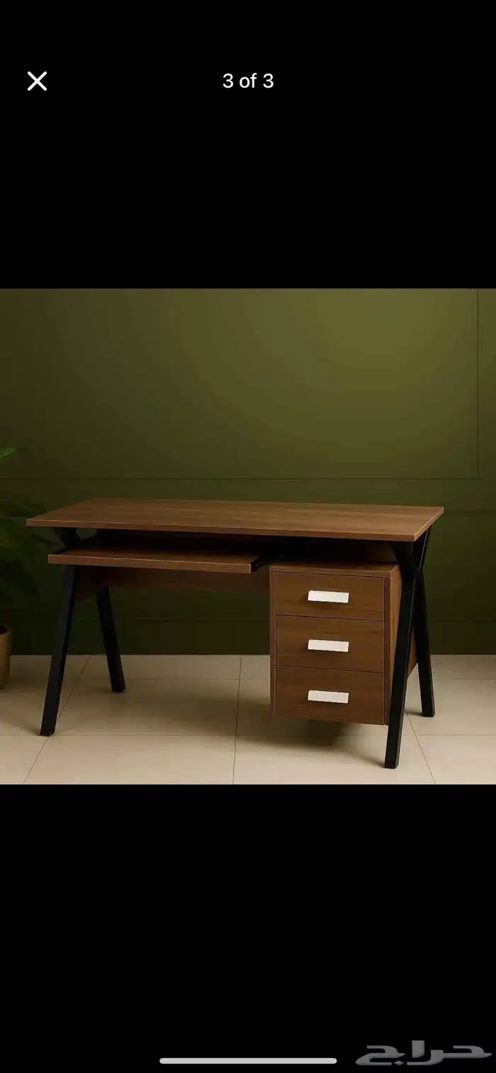 مكتب مدير عصري بتصميم فخم ومساحة عمل كبيرة 34