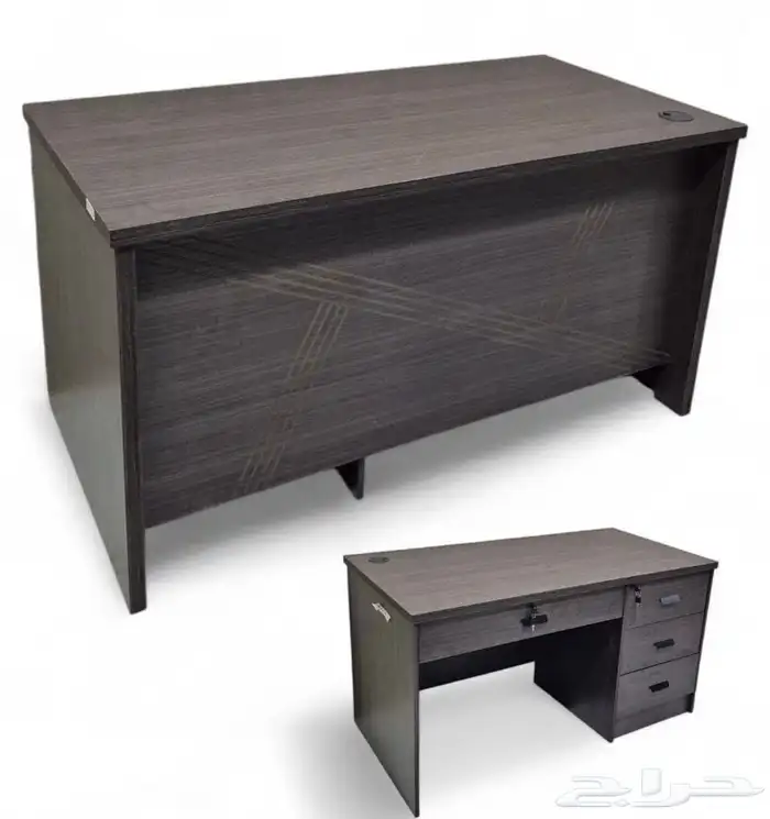 مكتب مدير عصري بتصميم فخم ومساحة عمل كبيرة 46