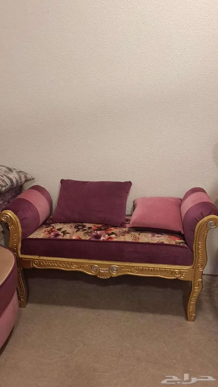 كنب ملكي مع طاولات 1