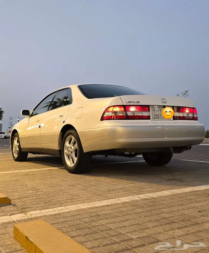 للبيع لكزس ES300 موديل 2001 أمريكي 61