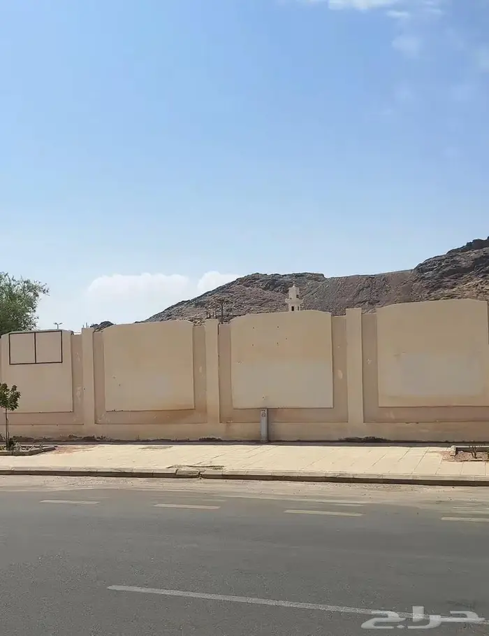 للبيع ارضين تجاريات بمخطط الامل بحائل 1