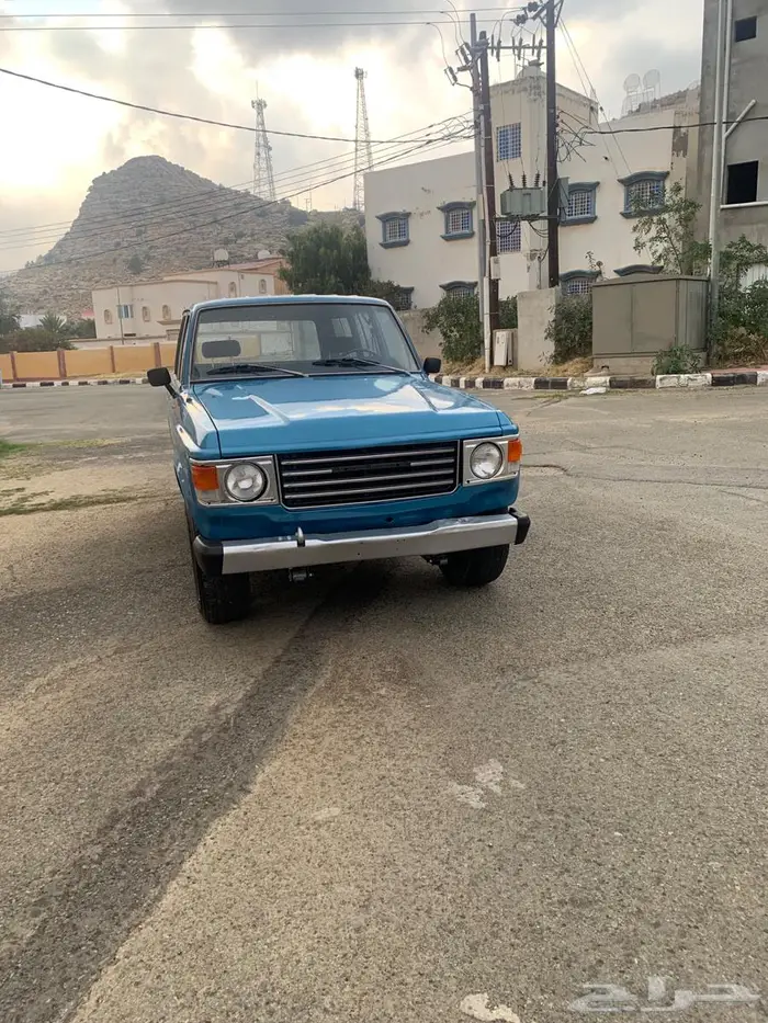 صالون لاندكروزر 82 2
