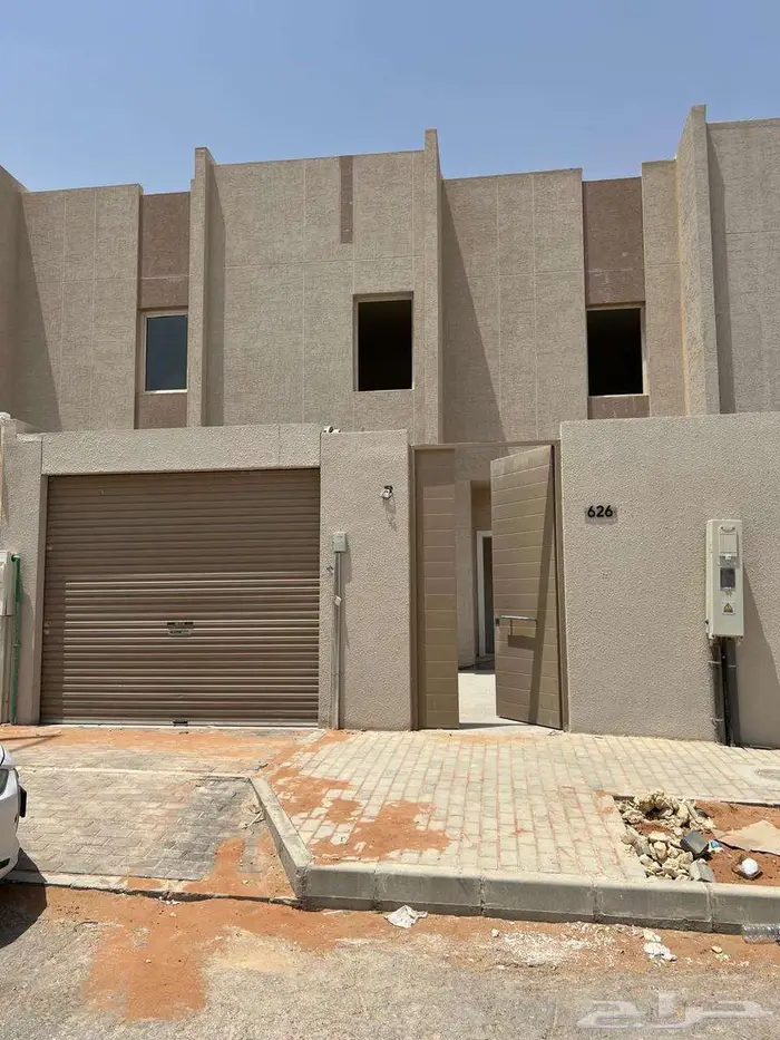 للإيجار فله حي المطار الايجار سنوي 52 الف شهري 5000 0