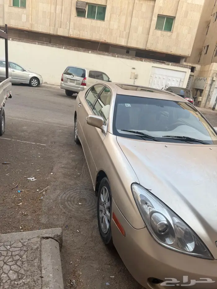 لكزس es الحد 10 الاف 6