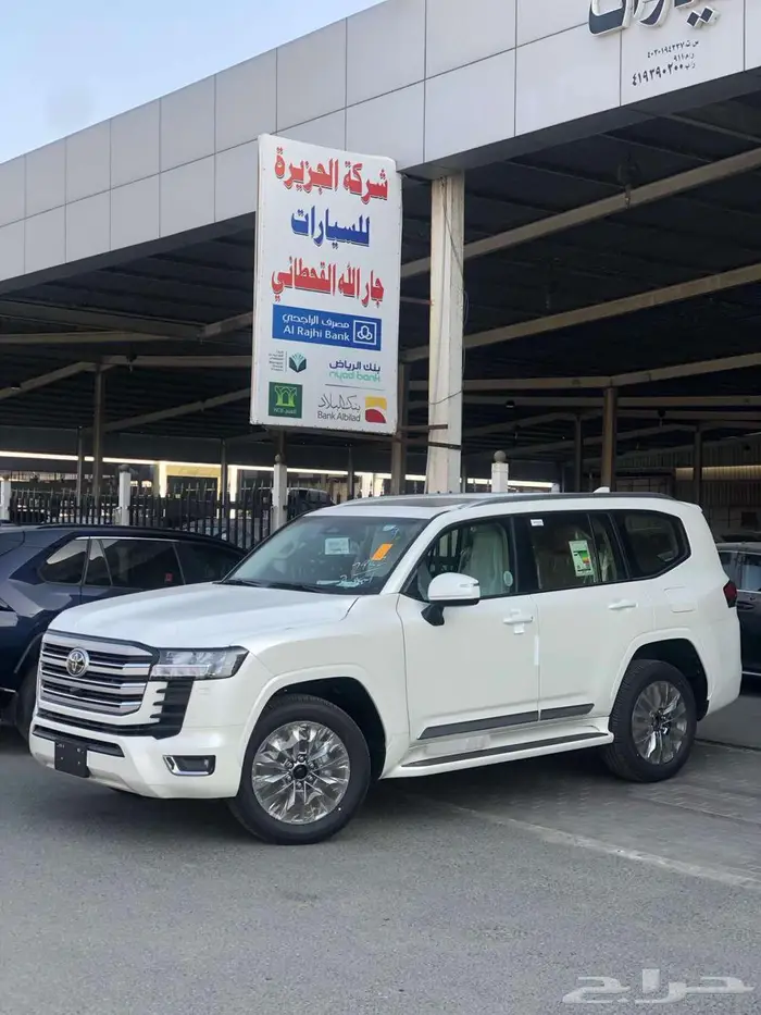 تويوتا جيب لاندكروزر GXR L4 بنزين 2025 أبيض ب 328 ألف ريال 0