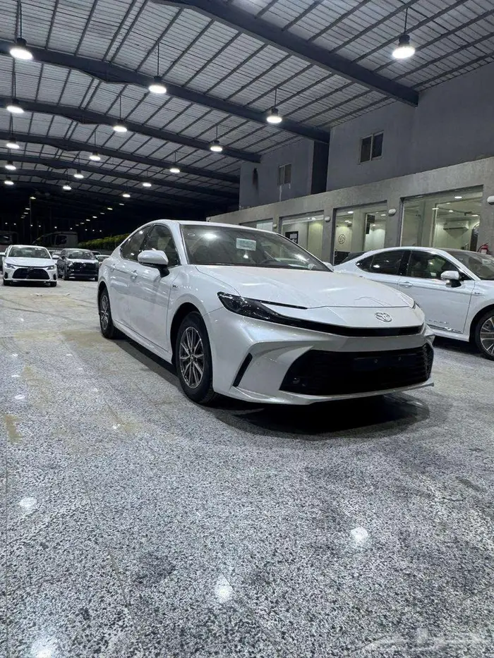 تويوتا كامرى استندر هايبرد 2500 cc ابض موديل 2025 1