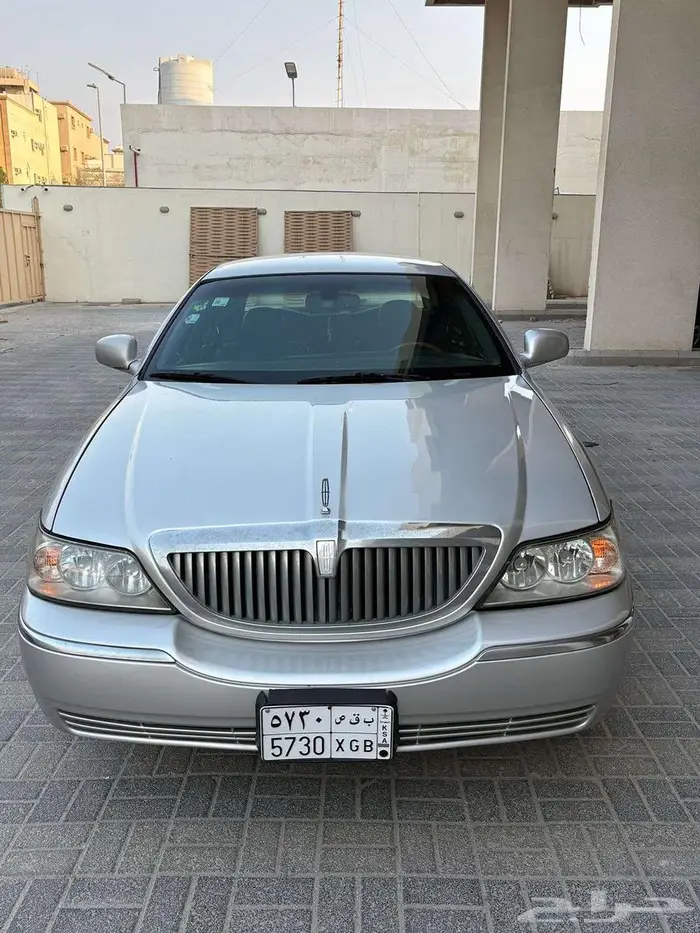 لينكولن تاون كار 2008 سيجنتشر 26