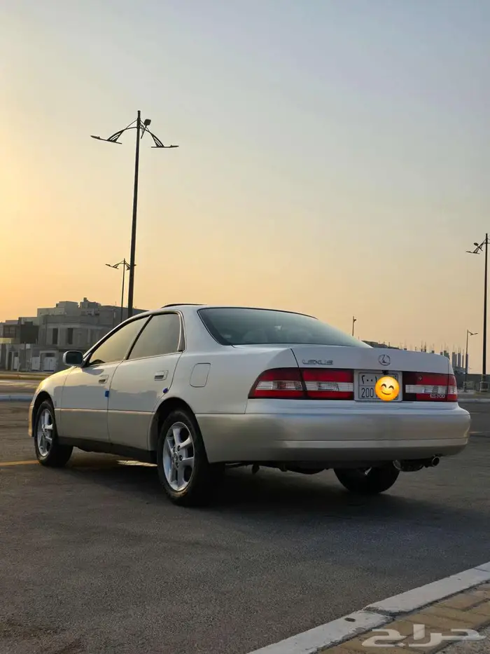 للبيع لكزس ES300 موديل 2001 أمريكي 58