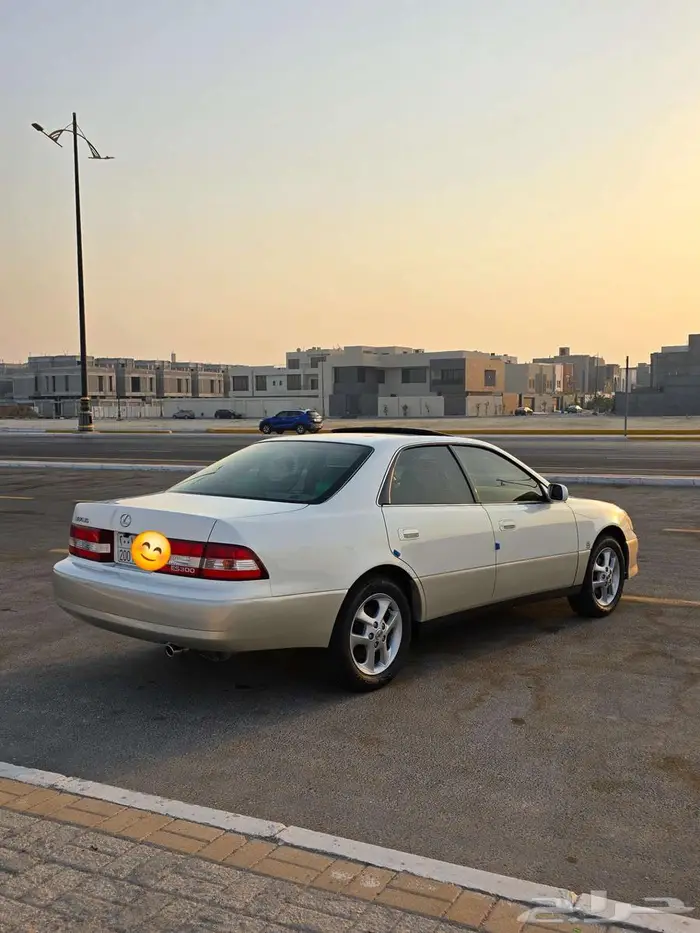 للبيع لكزس ES300 موديل 2001 أمريكي 55