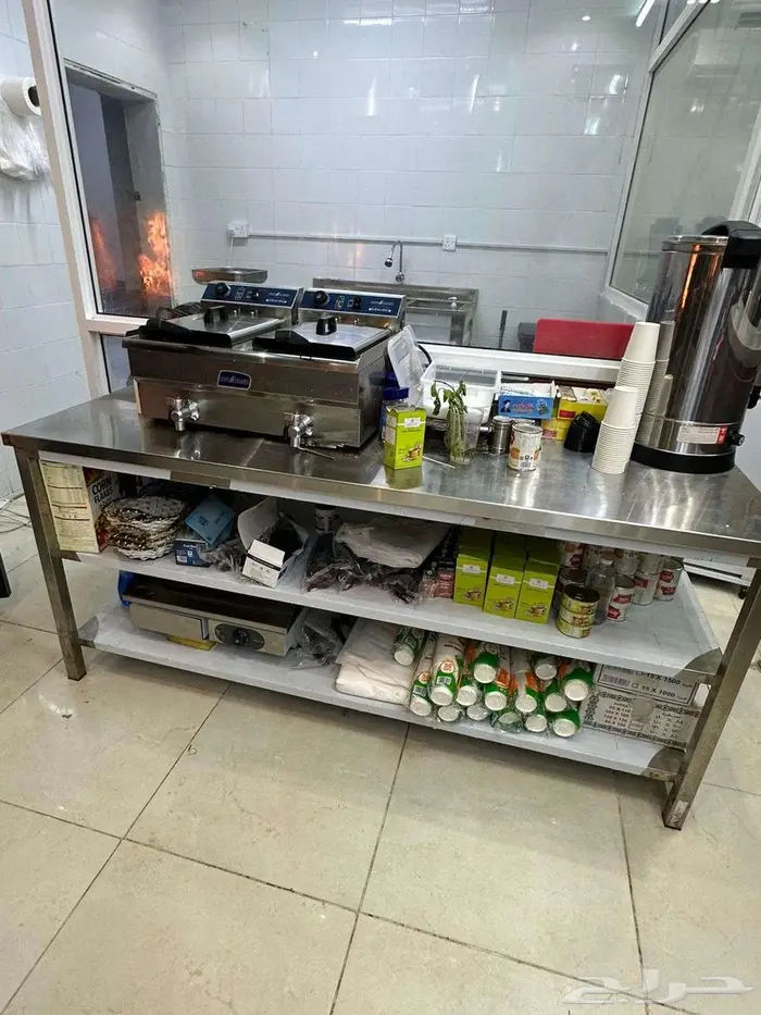 اعلان بيع كافتيريا جاهزة للعمل في موقع محطات للباصات 6