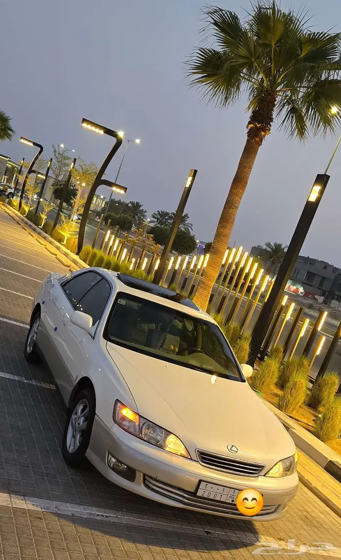 للبيع لكزس ES300 موديل 2001 أمريكي 4