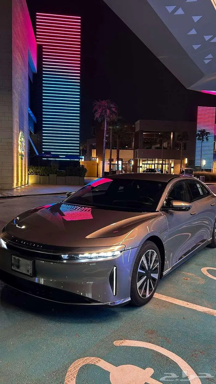 لوسيد اير بيور 2024 فضي دفع خلفي 0