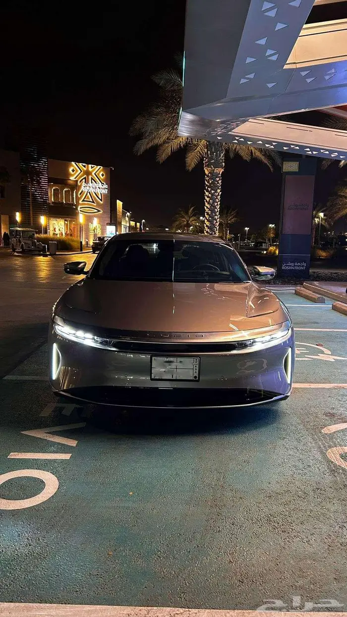 لوسيد اير بيور 2024 فضي دفع خلفي 3