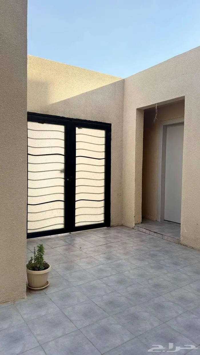 فله للبيع في حي الرمال  الرياض 15