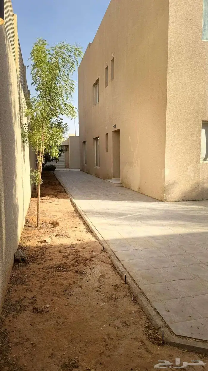 فله للبيع في حي الرمال  الرياض 17