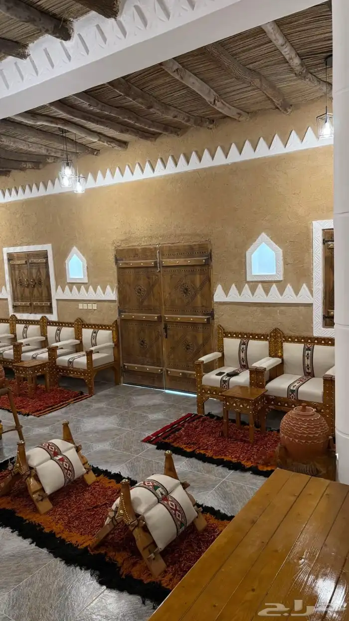 طقم  جلسات  حديد  وخشب 3