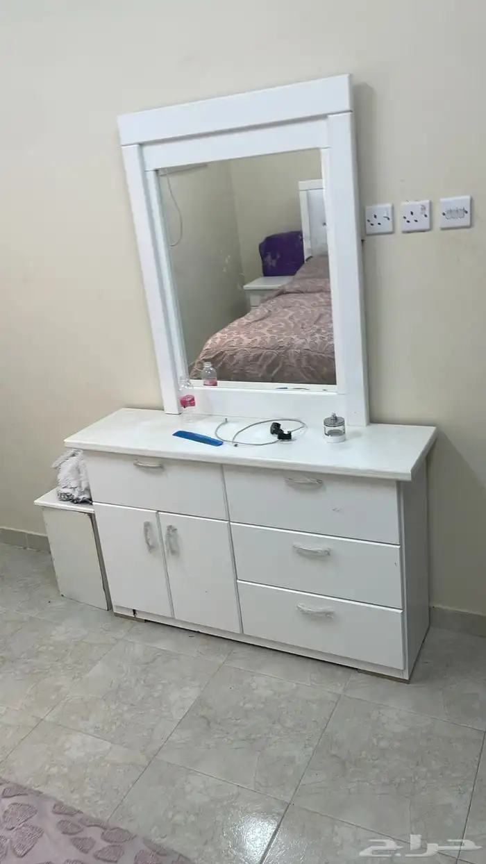 سرير شبه جديد  مرتبه  تسريحة 3