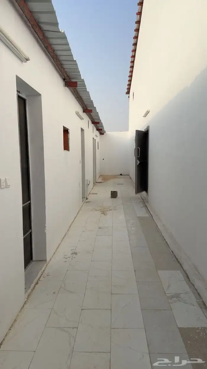 مستودع للايجار 2