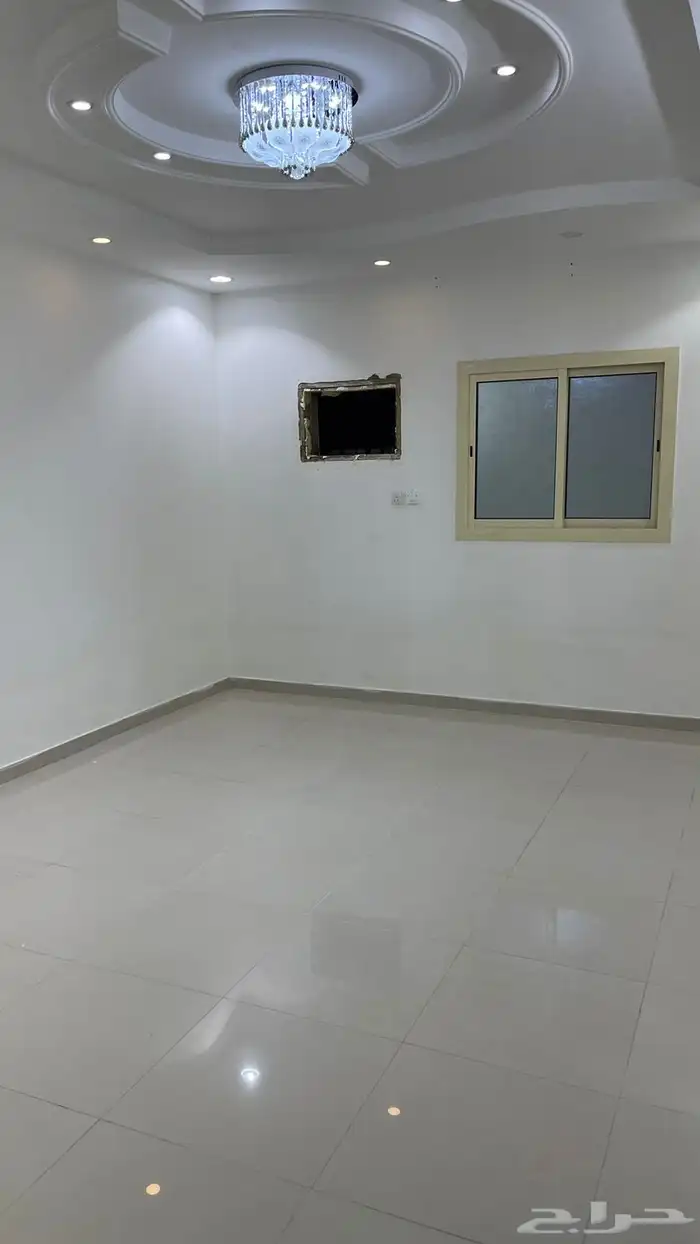 شقه 6 غرف دور كامل للايجار الحلقه الشرقيه 4
