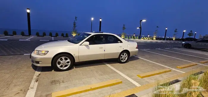 للبيع لكزس ES300 موديل 2001 أمريكي 50