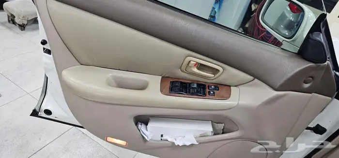 للبيع لكزس ES300 موديل 2001 أمريكي 36