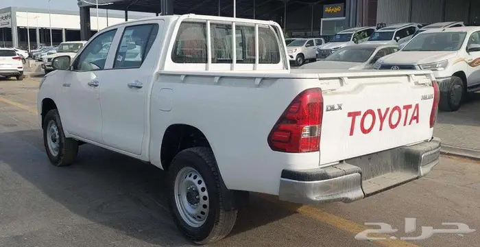 4X4 TOYOTA HILUX PICK UP WITH DRIVER FOR RENT MODEL 2025 0