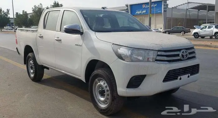4X4 TOYOTA HILUX PICK UP WITH DRIVER FOR RENT MODEL 2025 5