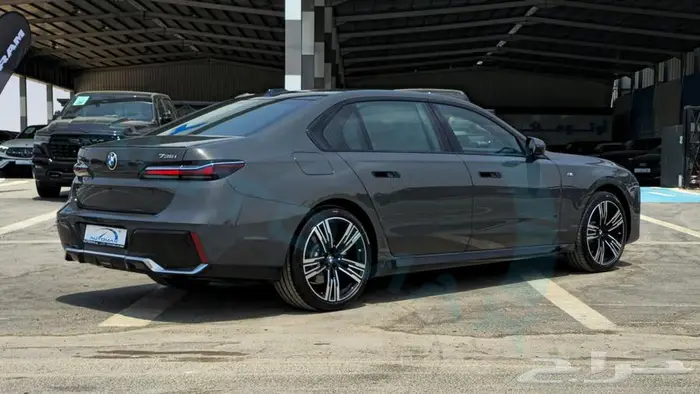 بي ام دبليو 735i M 2026 خليجي اصفار مع ضمان الوكيل 6