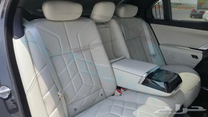بي ام دبليو 735i M 2026 خليجي اصفار مع ضمان الوكيل 26