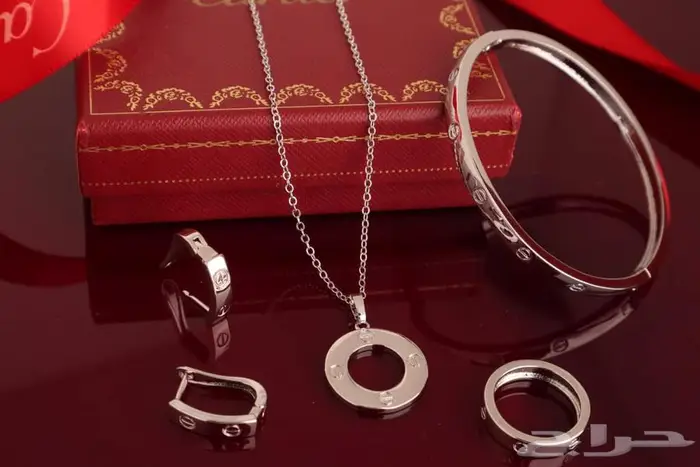 تنسيق هدايارجاليه ونسائيه ساعات رجاليه بالاسم والصوره 38