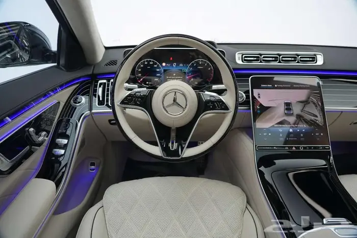 مرسيدس S 500 موديل 2025 أصفار خليجي أسود أبيض 7