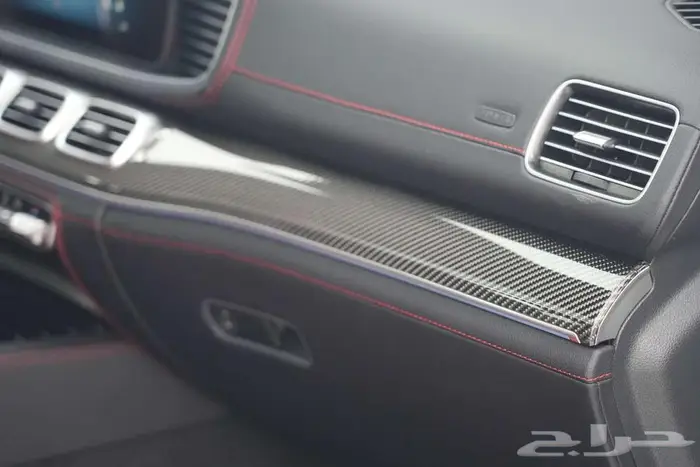 مرسيدس GLE 53 Coupe موديل 2025 أصفار خليجي رمادي ألبين أحمر 11