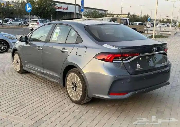 تويوتا كورولا 2.0 Xli فتحة بنزين 2025 اصفار جميع الالوان 7