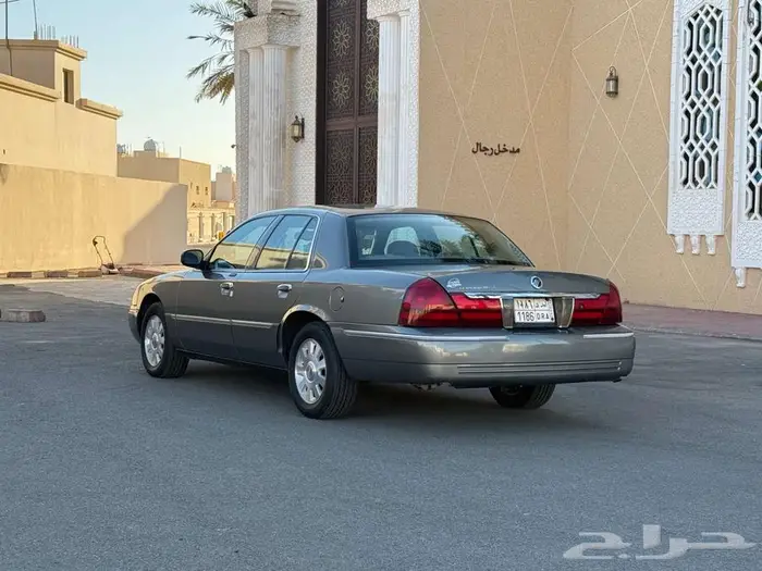 فورد جراند ماركيز 2004 بحاله نظيفه جدا 4