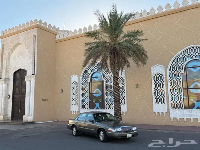 فورد جراند ماركيز 2004 بحاله نظيفه جدا 1