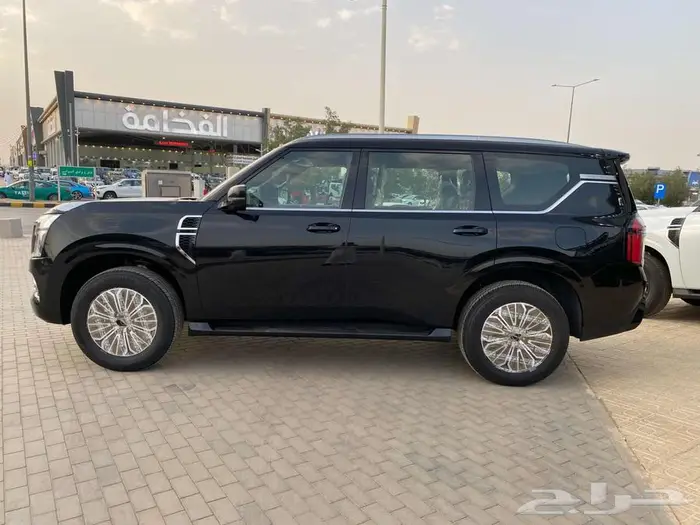 نيسان بترول بلاتينيوم موديل 2025 4