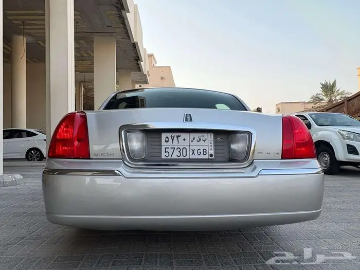 لينكولن تاون كار 2008 سيجنتشر 11