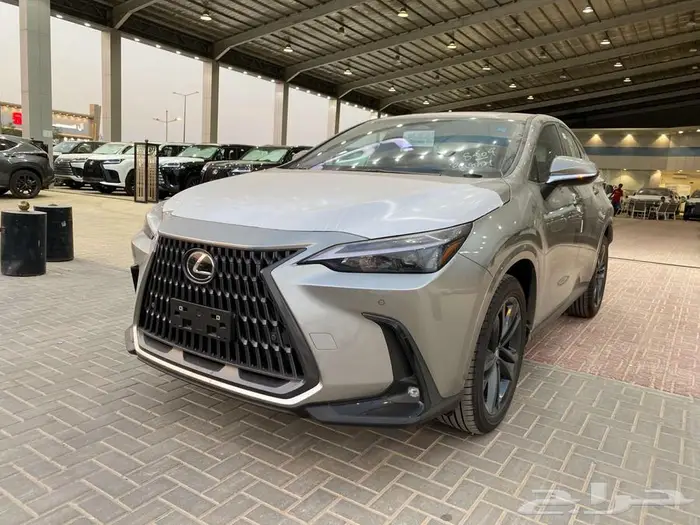 لكزس NX 350 AA 2025 تيتانيوم داخلي احمر 2