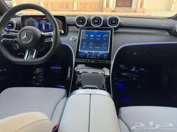 مرسيدس C300e 2023 شبه جديد 30