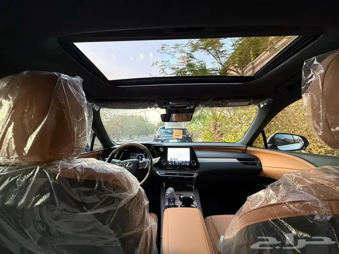لكزس RX 350 AA فتحة سقف جلد بنزين موديل 2024 4