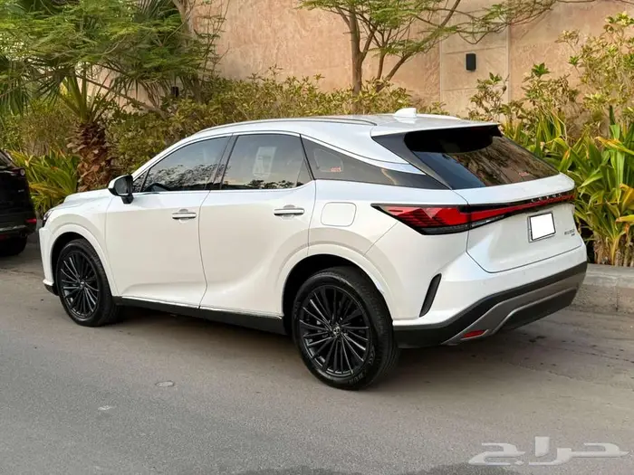 لكزس RX 350 AA فتحة سقف جلد بنزين موديل 2024 9