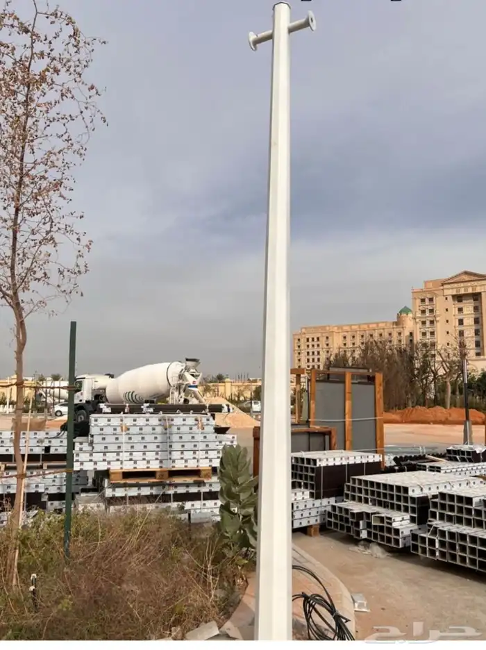 اعمدة ديكوري -شوارع -ساحات - ملاعب سواري على الطلب 9