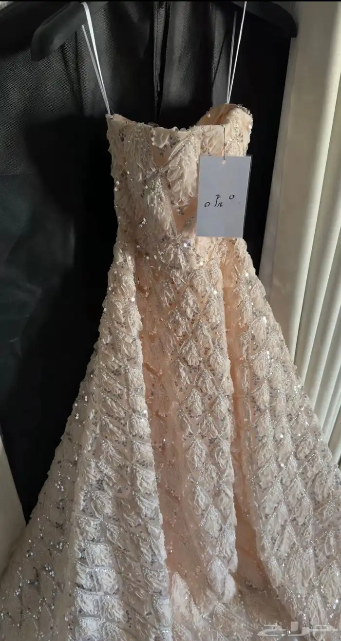 فستان لبسته مره وحده اشتريته 700 أبيعه 550 يلبس L M 1