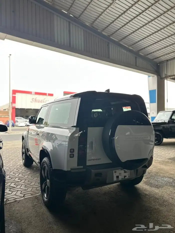 لاند روفر ديفندر 90 2025 ناغي جديد 5