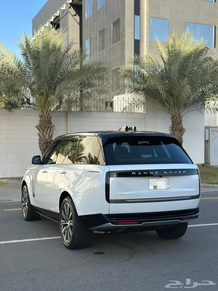 رنج روفر HSE 2024 شبه جديد ناغي على الضمان والصيانة 10