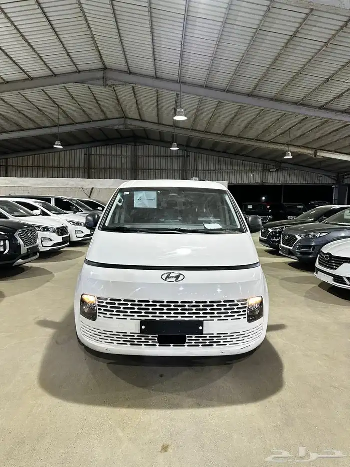 هيونداي ستاريا ابيض 2022 ديزل بطاقة جمركية وارد كوريا 1