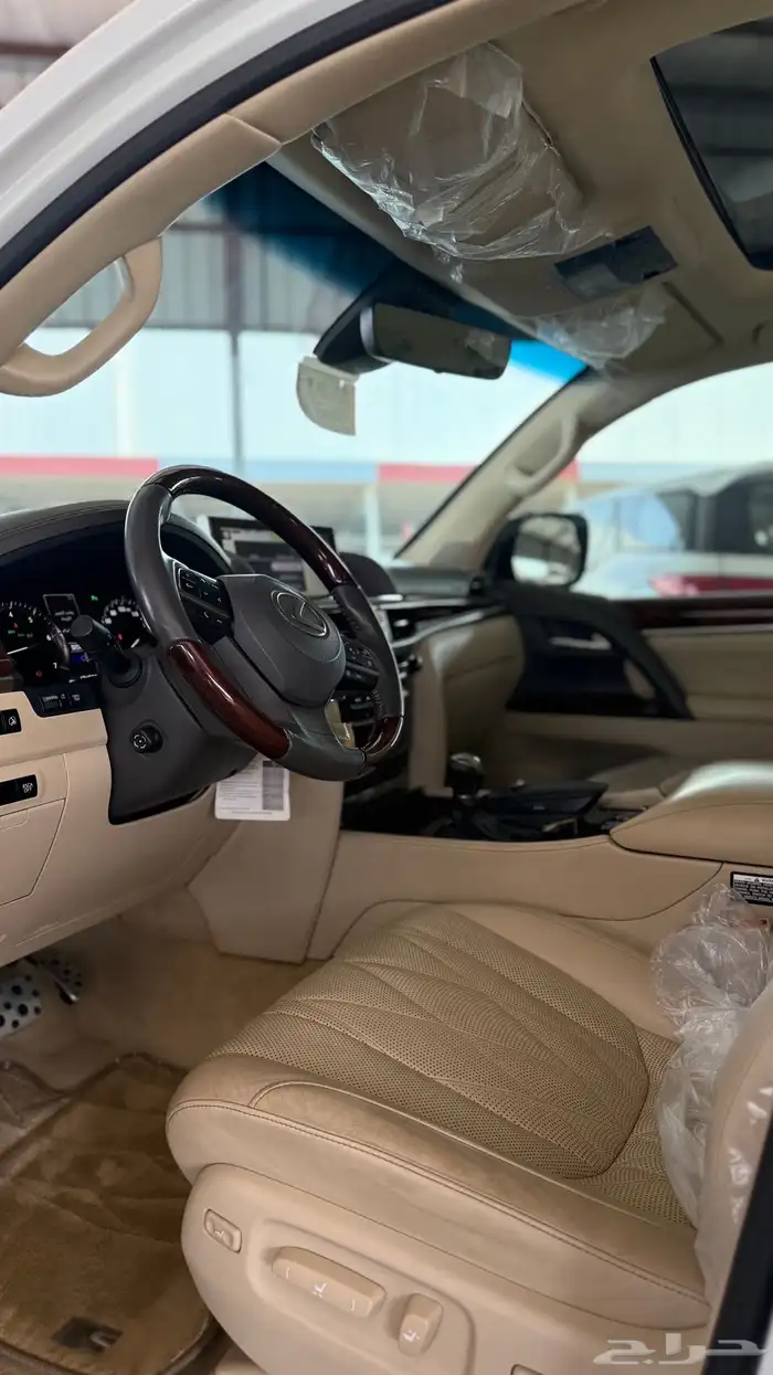 لكزس LX570بلاك اديشن 2019 عداد 124 الف 8
