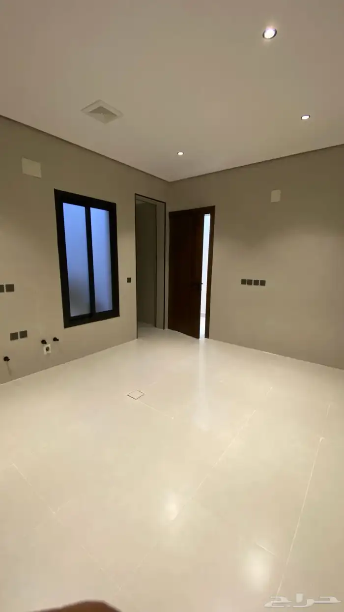 شقق دور ارضي وثاني وملحق للبيع حي الصفا 7